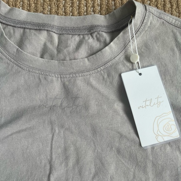 Balance athletica Riley Graphic T-Shirt Tee Womens Come As Your Are over Size XS - Picture 10 of 11